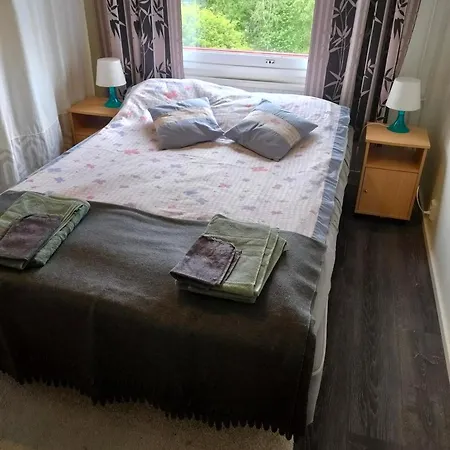 Ben's Cozy Close To The River And ホームステイ *